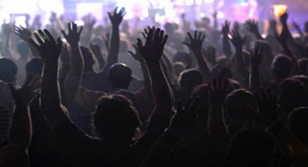 Igrejas podem ser obrigadas a pagar taxas de direitos autorais para tocar músicas em cultos
